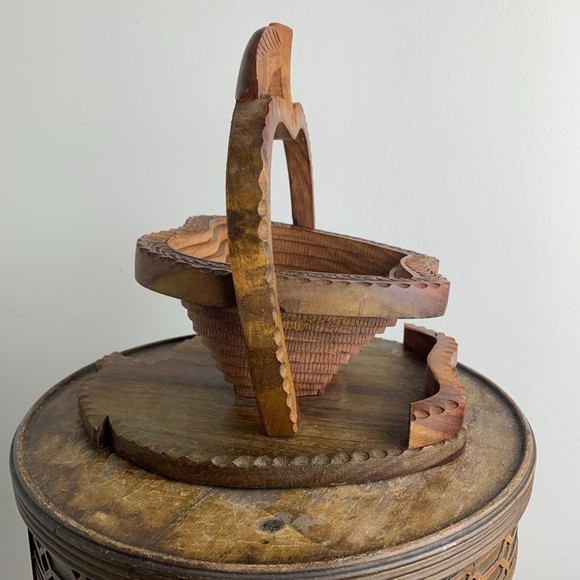 Vintage Country Spiral Cut Collapsible Wood Apple Shape Fruit Bowl/Basket/Trivet - Picture 4 of 9